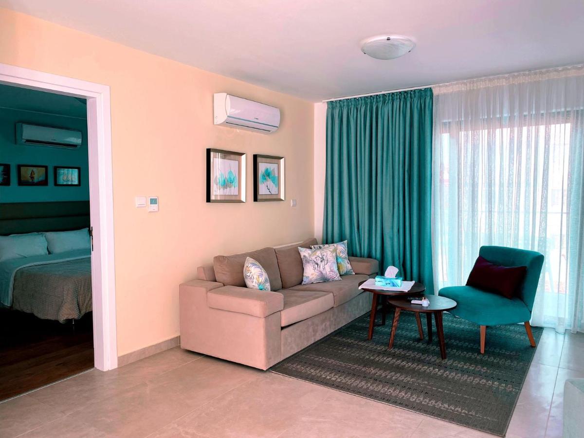 Victoria Suites Пафос Екстер'єр фото